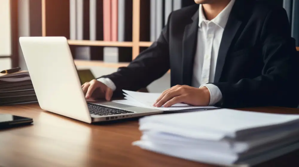 خدمات مالی و مالیاتی